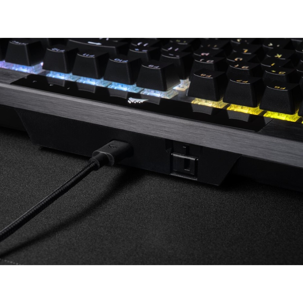 CORSAIR Keyboard K70 PRO (RGB, CherryMX